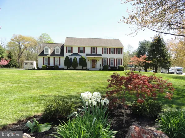 27 Ivy Ln, Wrightstown, NJ 08562