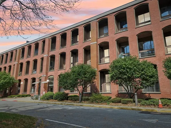 96 Old Colony Ave #319, Taunton, MA 02780
