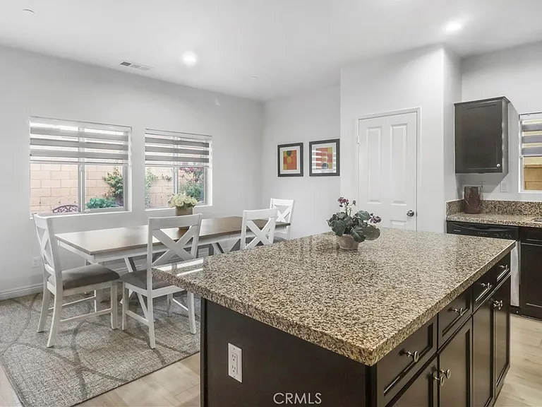 16768 Olive Tree Ln — Photo 9