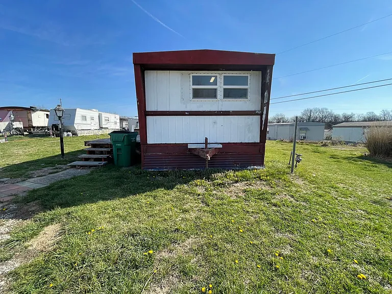503 E Main St — Photo 31