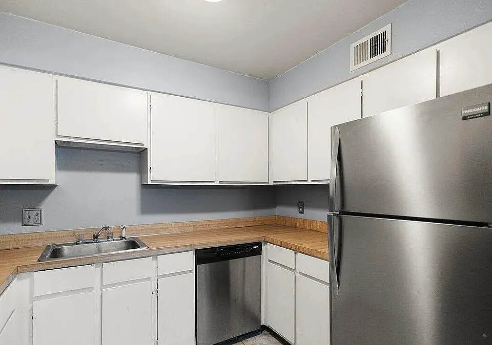 Building Photo - 5155 Wayneland Dr #F6