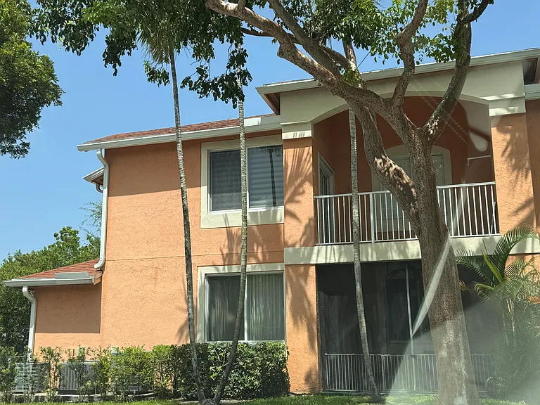 6936 SW 39th St #D203 — Photo 5