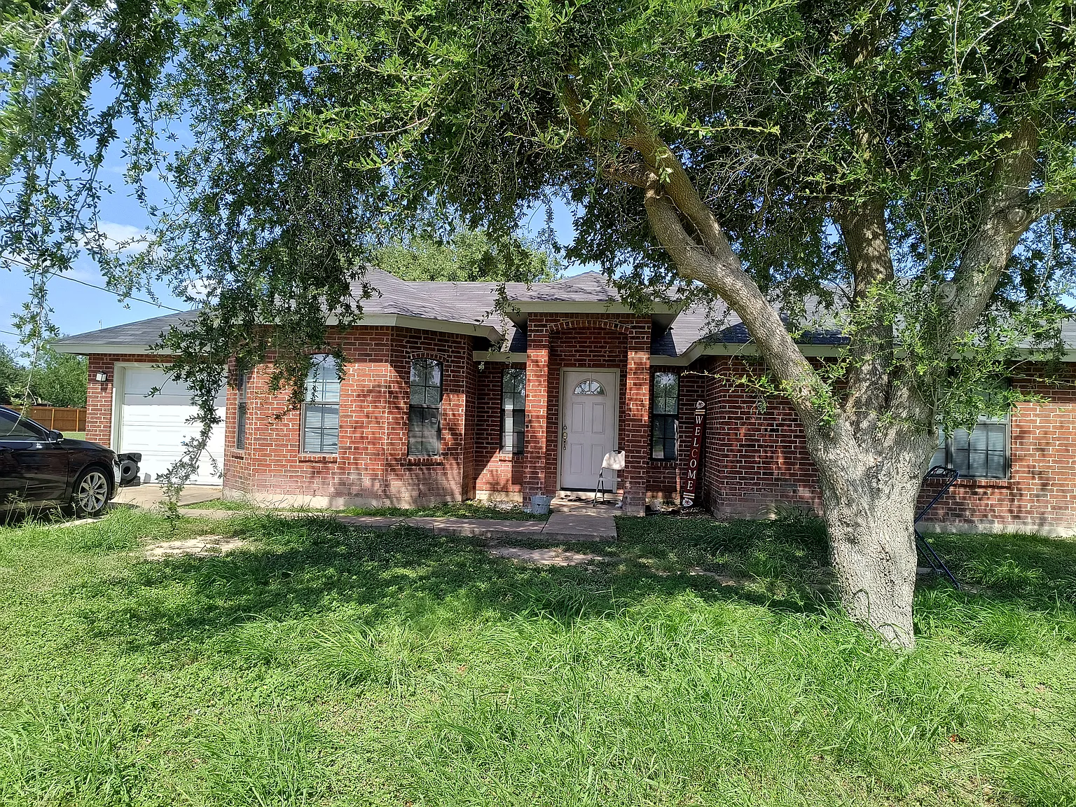 3 bed, 1201 sqft, $1,700 — Photo 2
