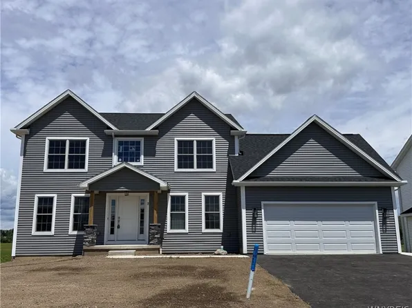 7 Hickory Ln, Lancaster, NY 14086