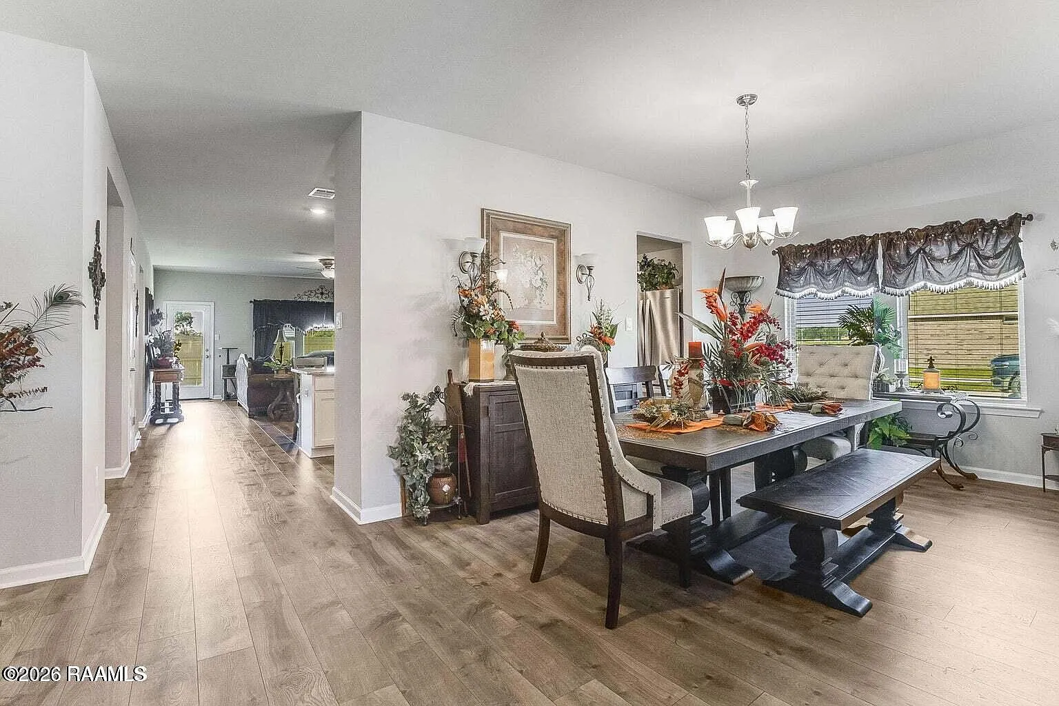 4 bed, 2708 sqft, $2,000 — Photo 4