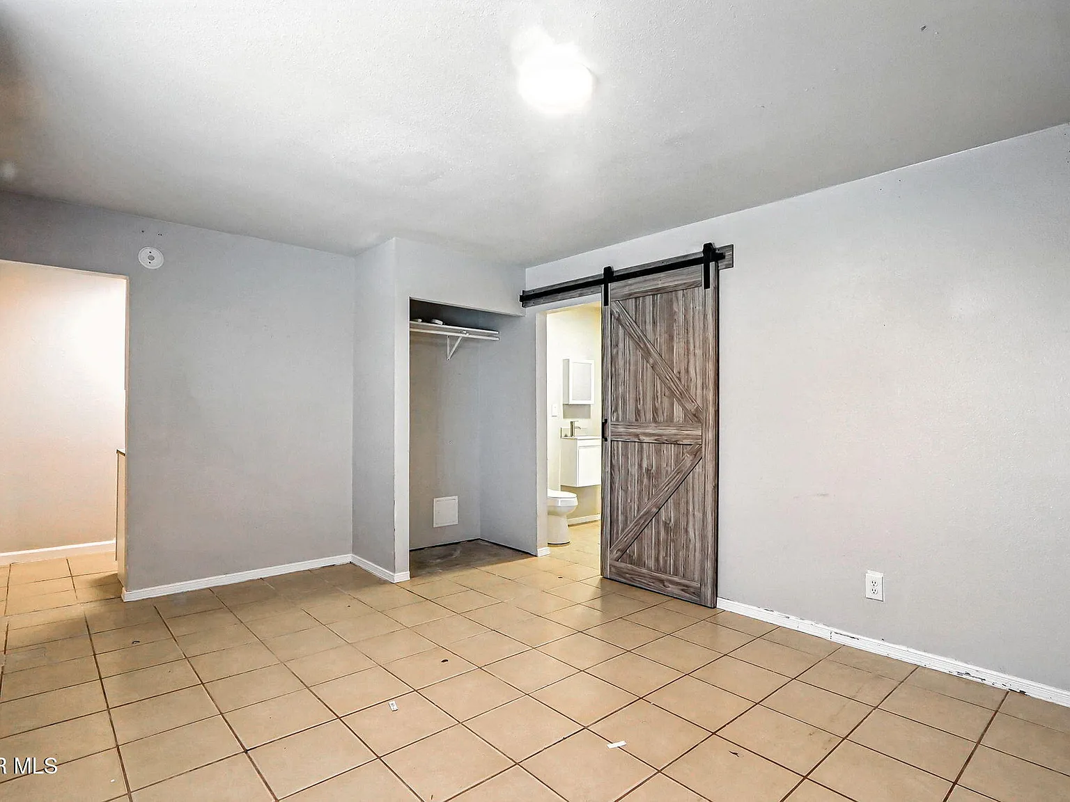 1 bed, 1.0 bath, 252 sqft, $600 — Photo 3