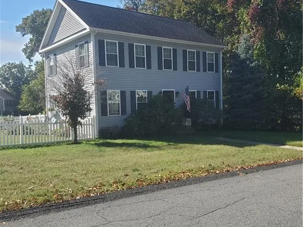 6 Stream View Dr, Cumberland, RI 02864