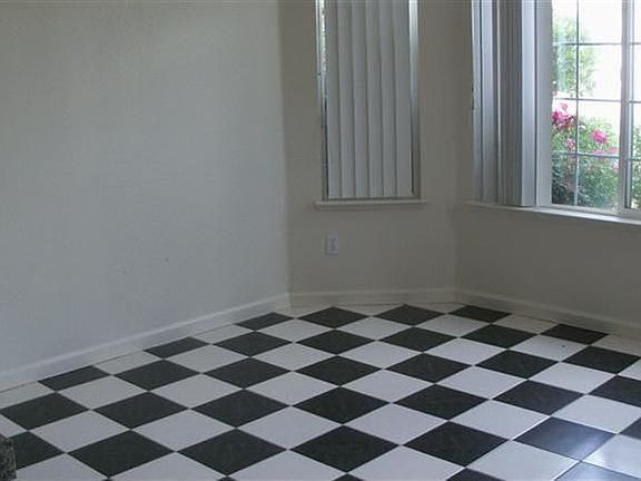 4th image of 9138 Bridalveil Cir