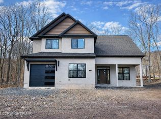 1109 N Rocky Mountain Dr, Effort, PA 18330