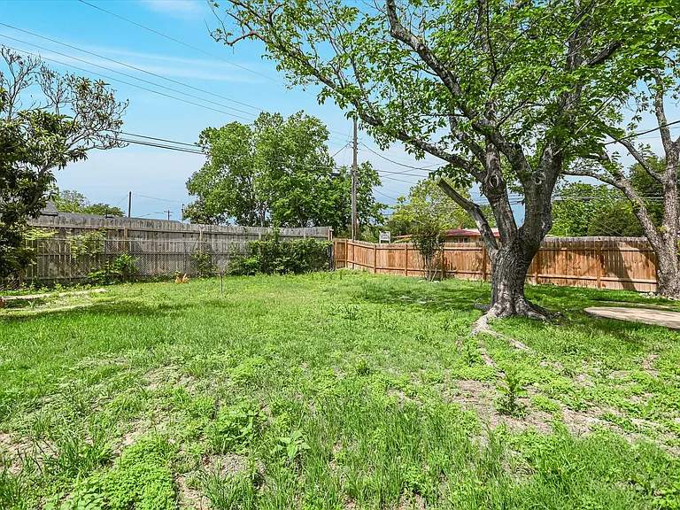 511 Arbor Ln — Photo 40