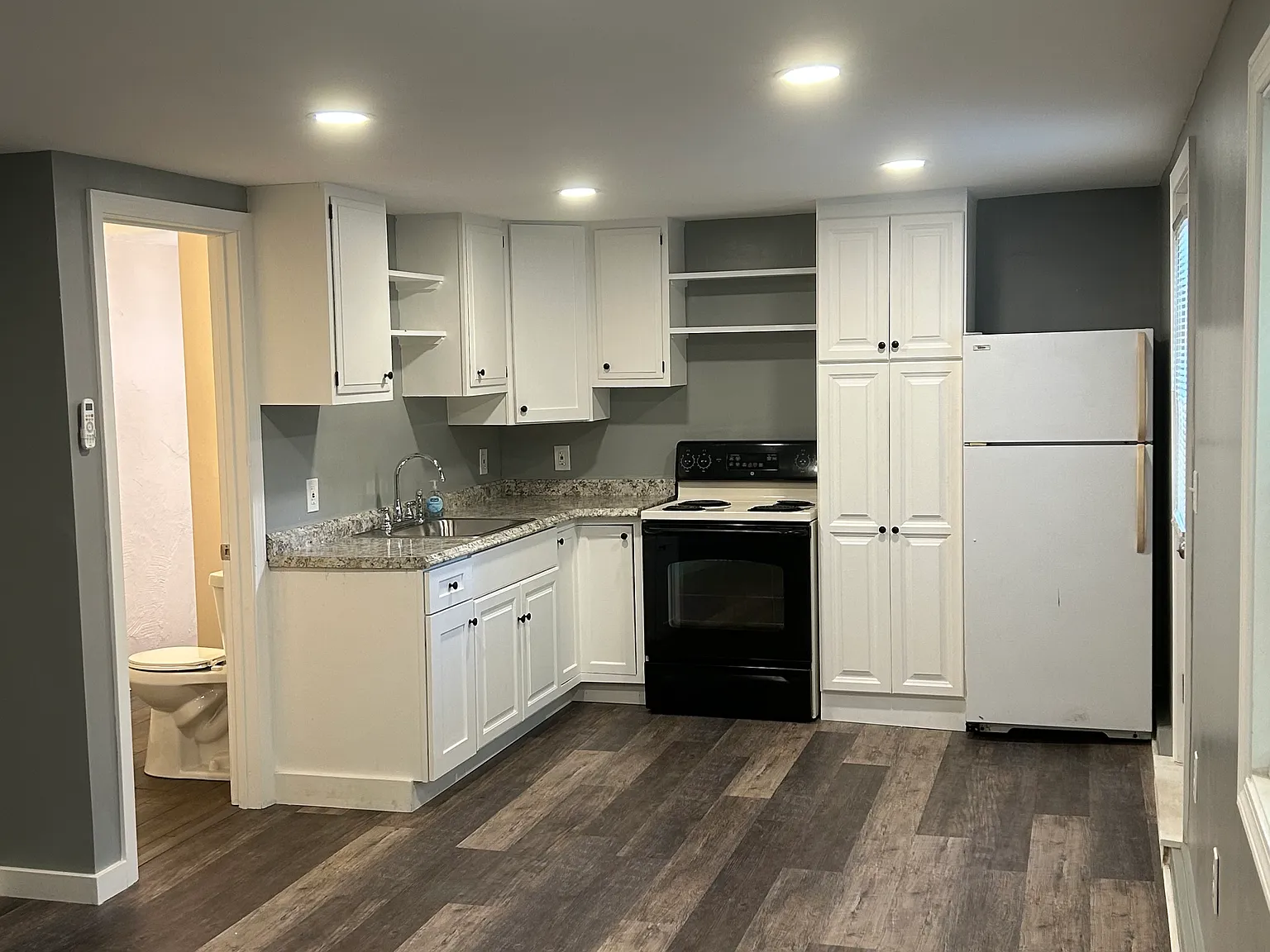 430 Sunderland Rd — Photo 1