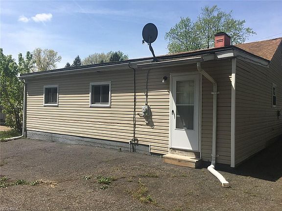 3rd image of 777 Manitou Ave