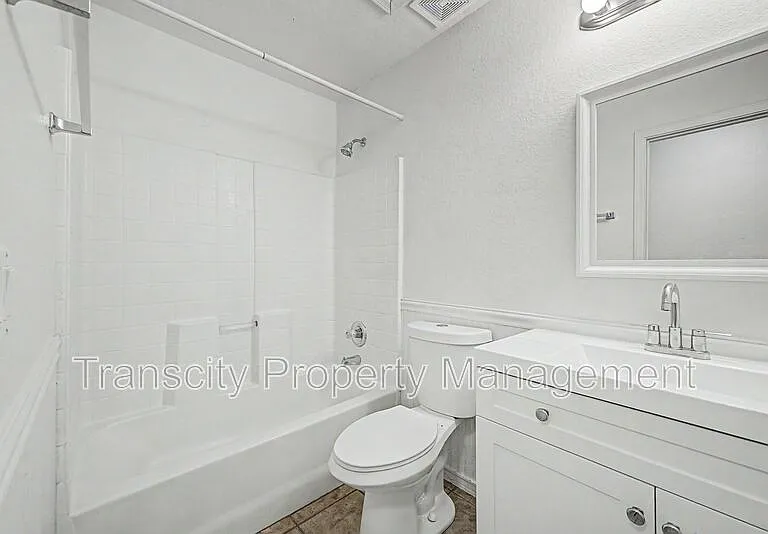 932 W 19th Ave — Photo 19