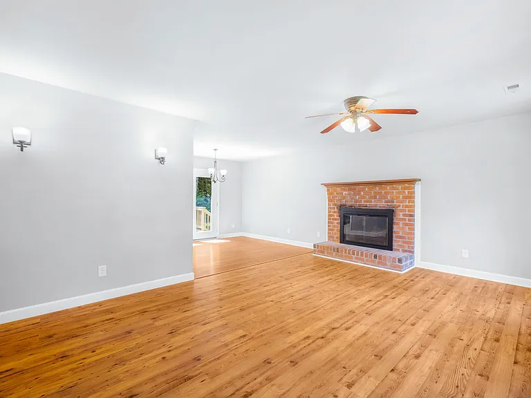 7617 Valencia Rd — Photo 12