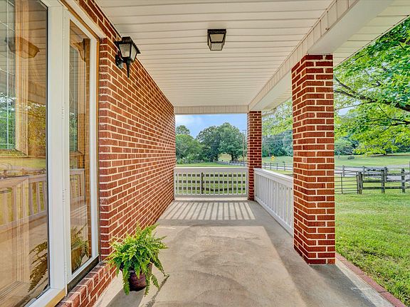 4th image of 1709 Mayfield Dr
