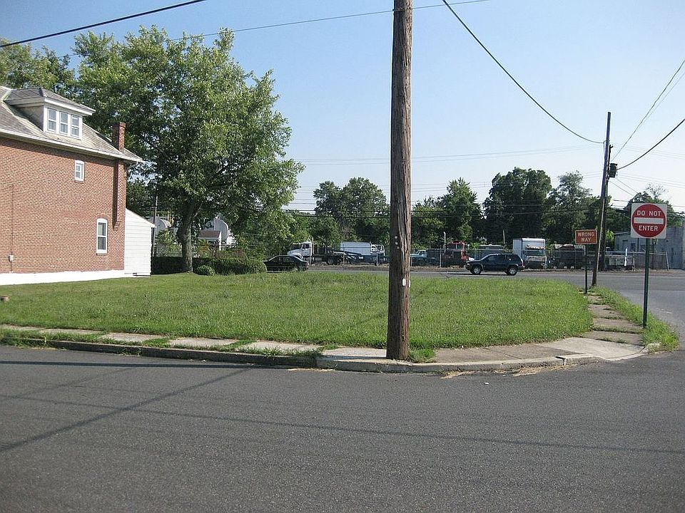 2nd image of West Vine Street