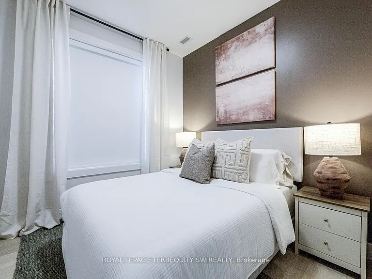 145 Clapperton St #204 — Photo 27