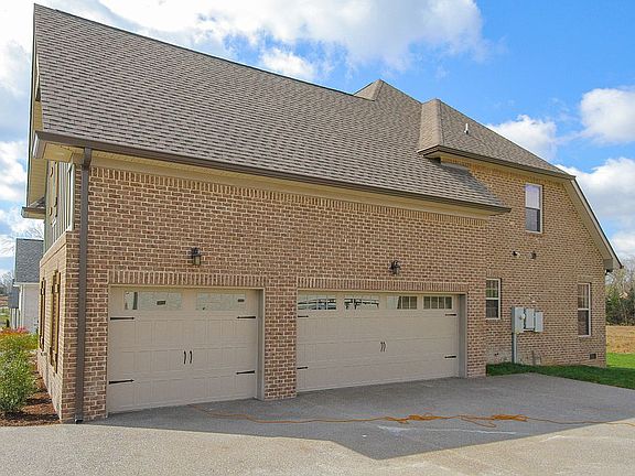 3rd image of 1055 Luxborough Dr