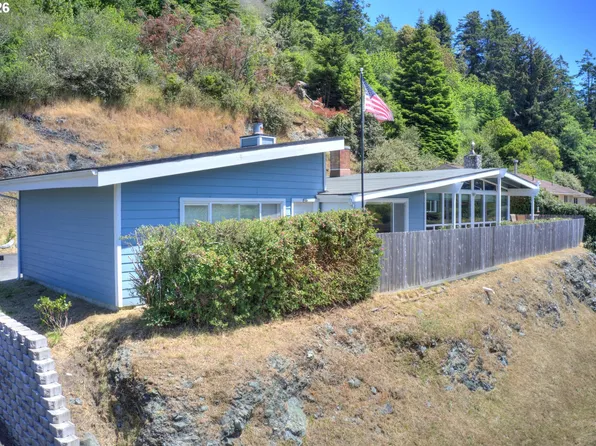 94293 June St, Gold Beach, OR 97444