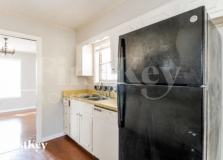 4560 Parkwood Rd — Photo 6
