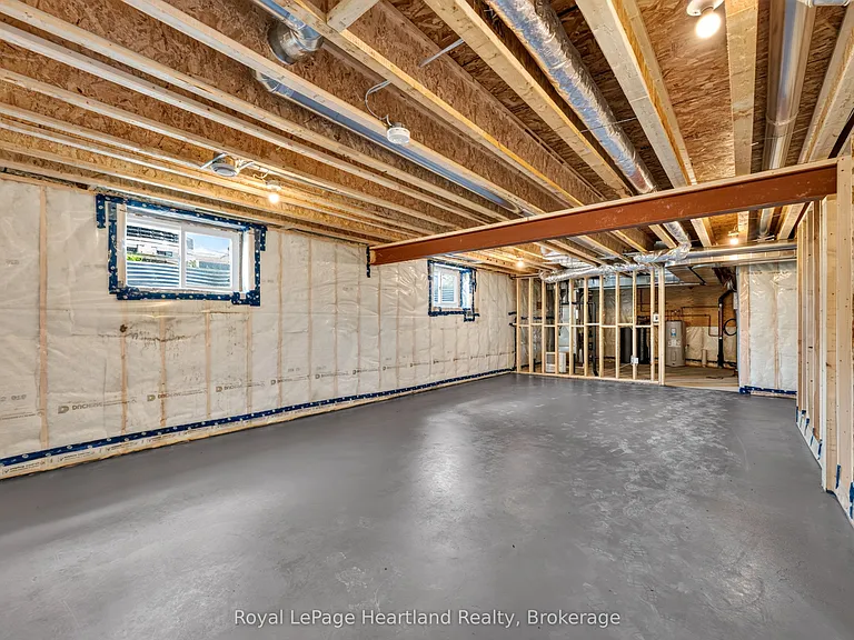23 Silver Creek Rd — Photo 37