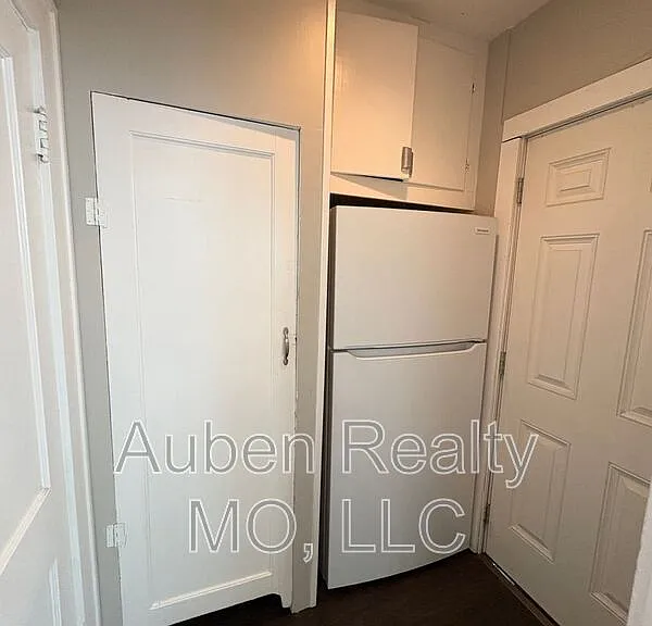5304 Harrison St — Photo 5