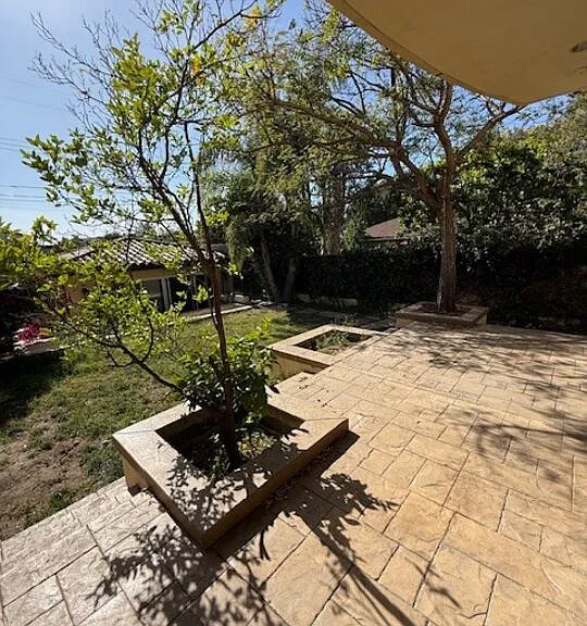 1126 Yale St — Photo 21