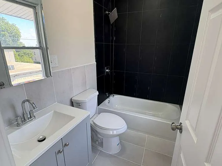 28 Wainwright St #1 — Photo 9