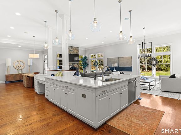 4th image of 44 Pumpkin Hill Road