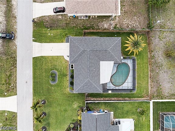 5th image of 629 SW 22nd St