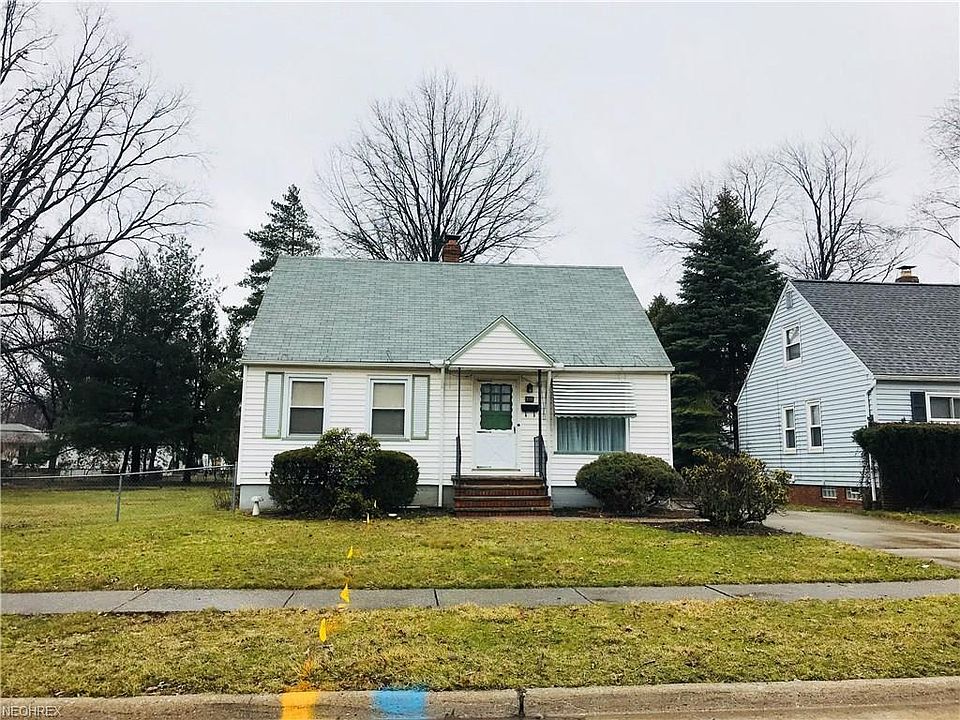 1st image of 979 Clinton Ave