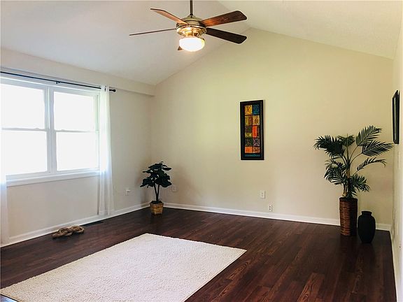 5th image of 124 Johnson Rd