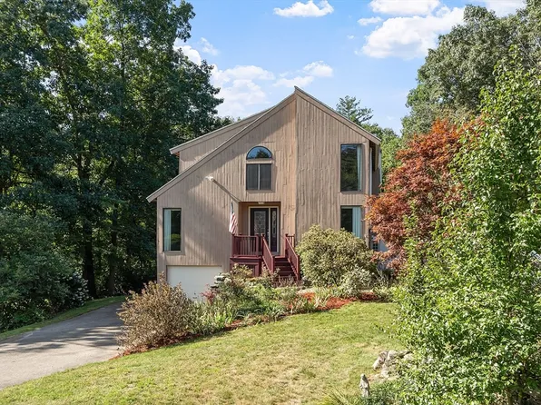 18 Lancaster Crossing Rd, Salem, NH 03079