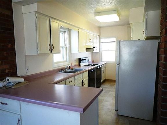5th image of 3208 Virginia St