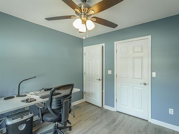 5th image of 4114 Forest Acres Ln