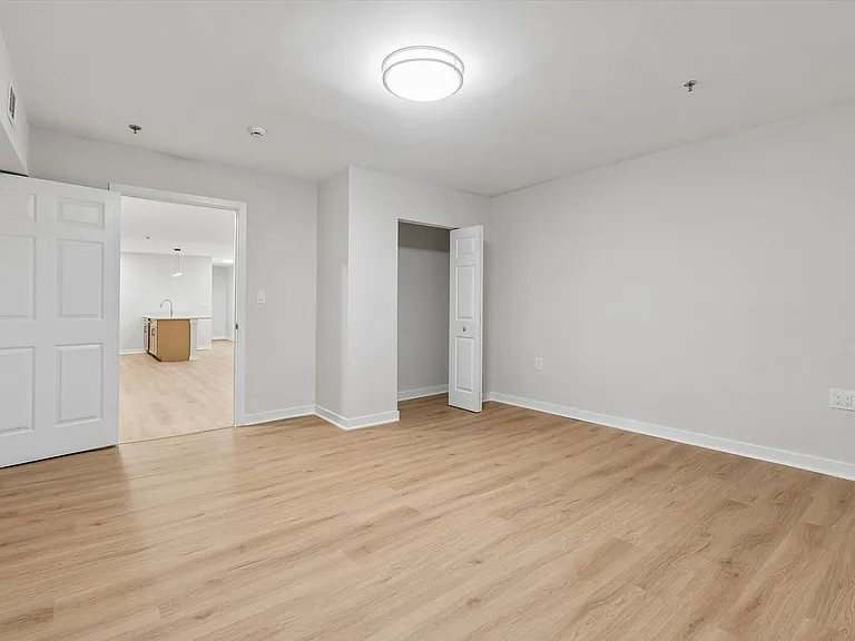 1204 Chestnut St #100 — Photo 14