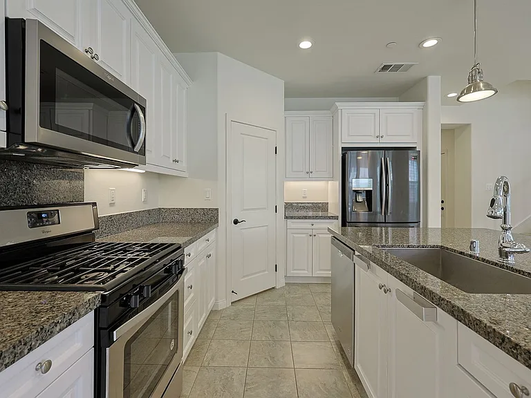 1098 Camino Levante — Photo 8