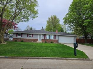 1009 E Park Ridge Ave, Appleton, WI 54911