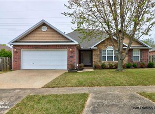 1760 N Cannondale Dr, Fayetteville, AR 72704