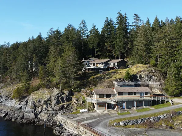 10881 Sunshine Coast Hwy, Sunshine Coast, BC V7Z 1B8