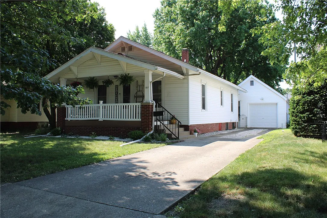 1517 Oklahoma Ave photo 1