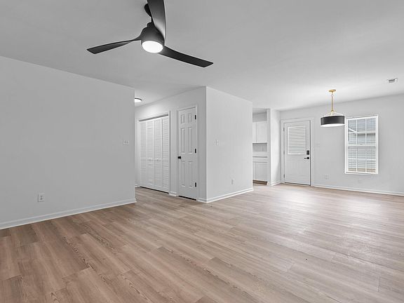 4th image of 1349 Crabtree Blvd