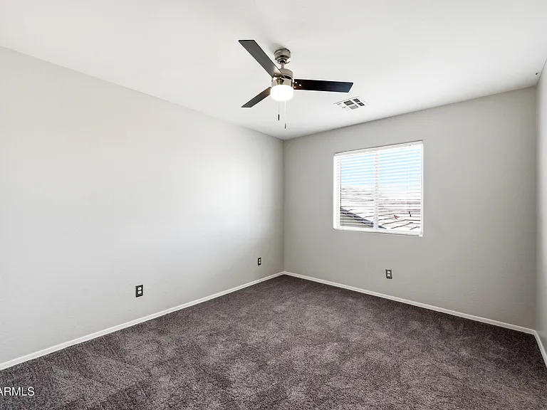 3289 E Waterman St — Photo 28