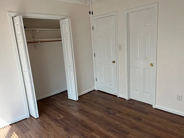 309 Clarendon Ct — Photo 23