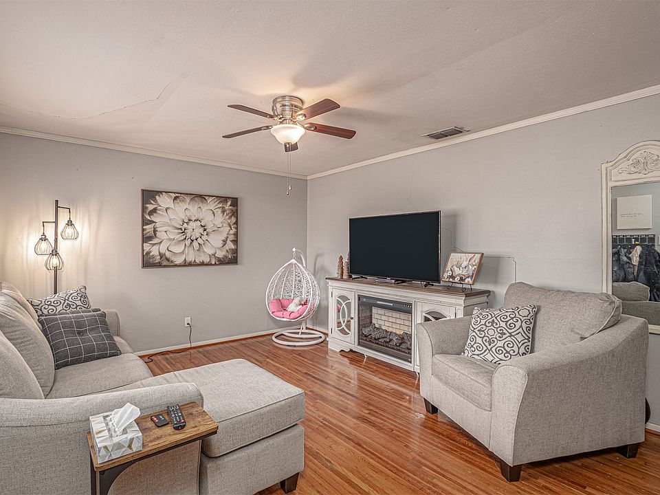 1st image of 1016 Tower St