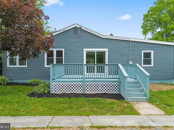 5th image of 7 Meadowview Ave