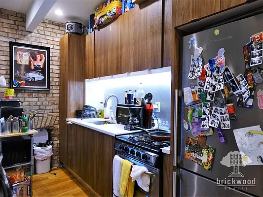 Rented by Brickwood BWR LLC | media 8