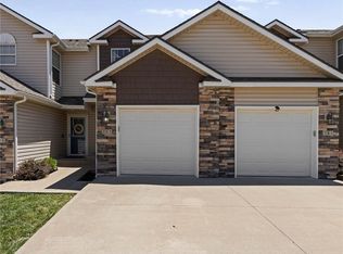 213 Pointe Ln, Raymore, MO 64083