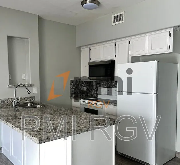 205 Baltic Ave #UNITC — Photo 4