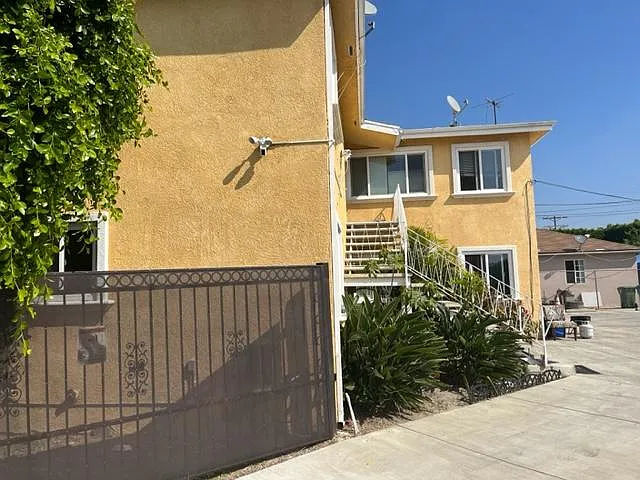 Building Photo - 1712 S Ridgeley Dr #1